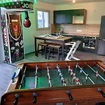 Insolite Avec Jeux Et Jacuzzi Holiday home Soulosse-sous-Saint-Elophe