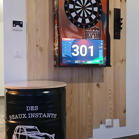 Insolite Avec Jeux Et Jacuzzi