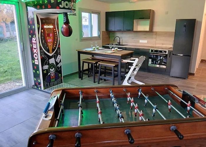 Insolite Avec Jeux Et Jacuzzi Vakantiehuis Soulosse-sous-Saint-Elophe